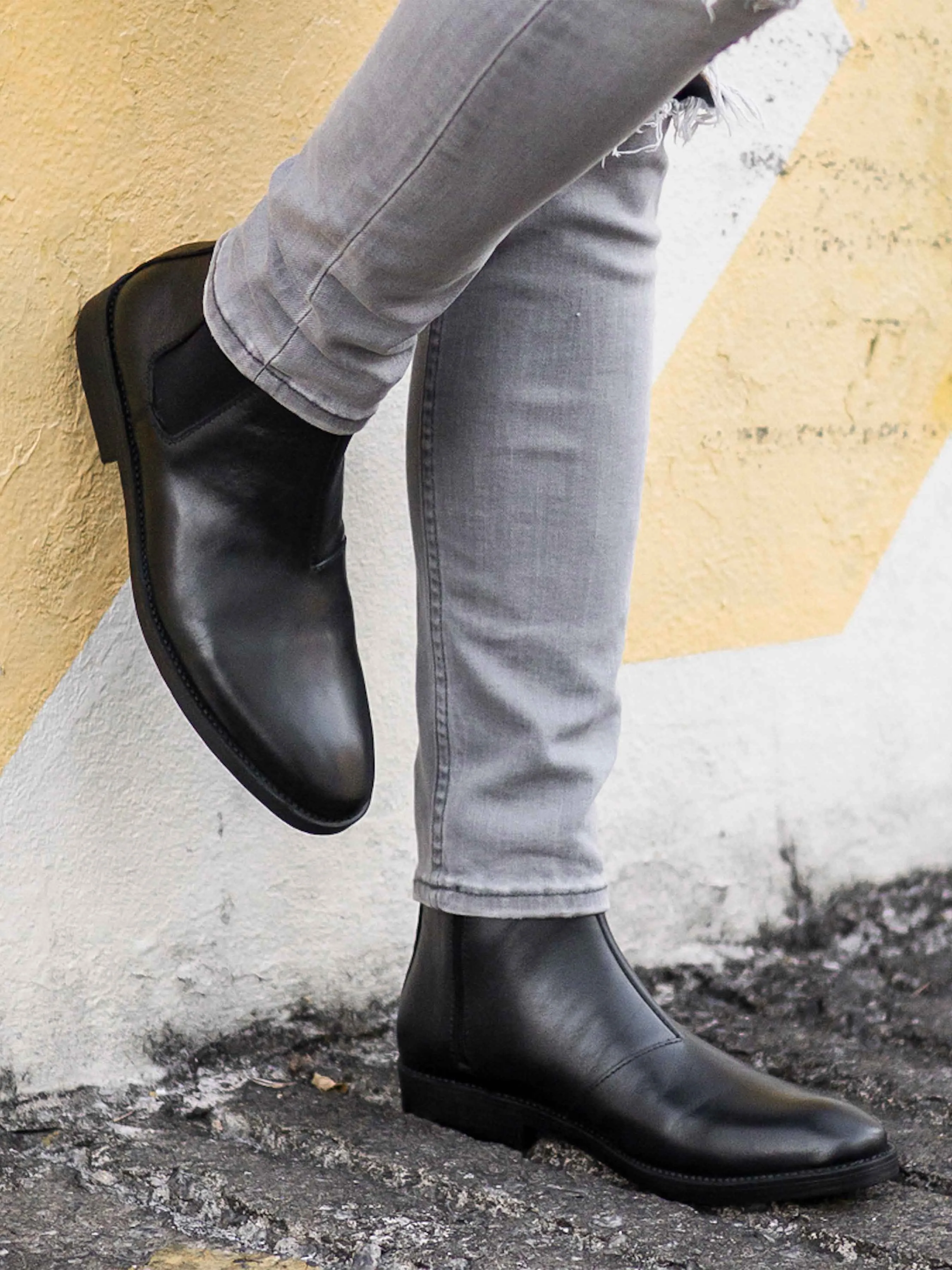 Chelsea Boots With Zipper - Solid Black Leather (Crepe Sole)