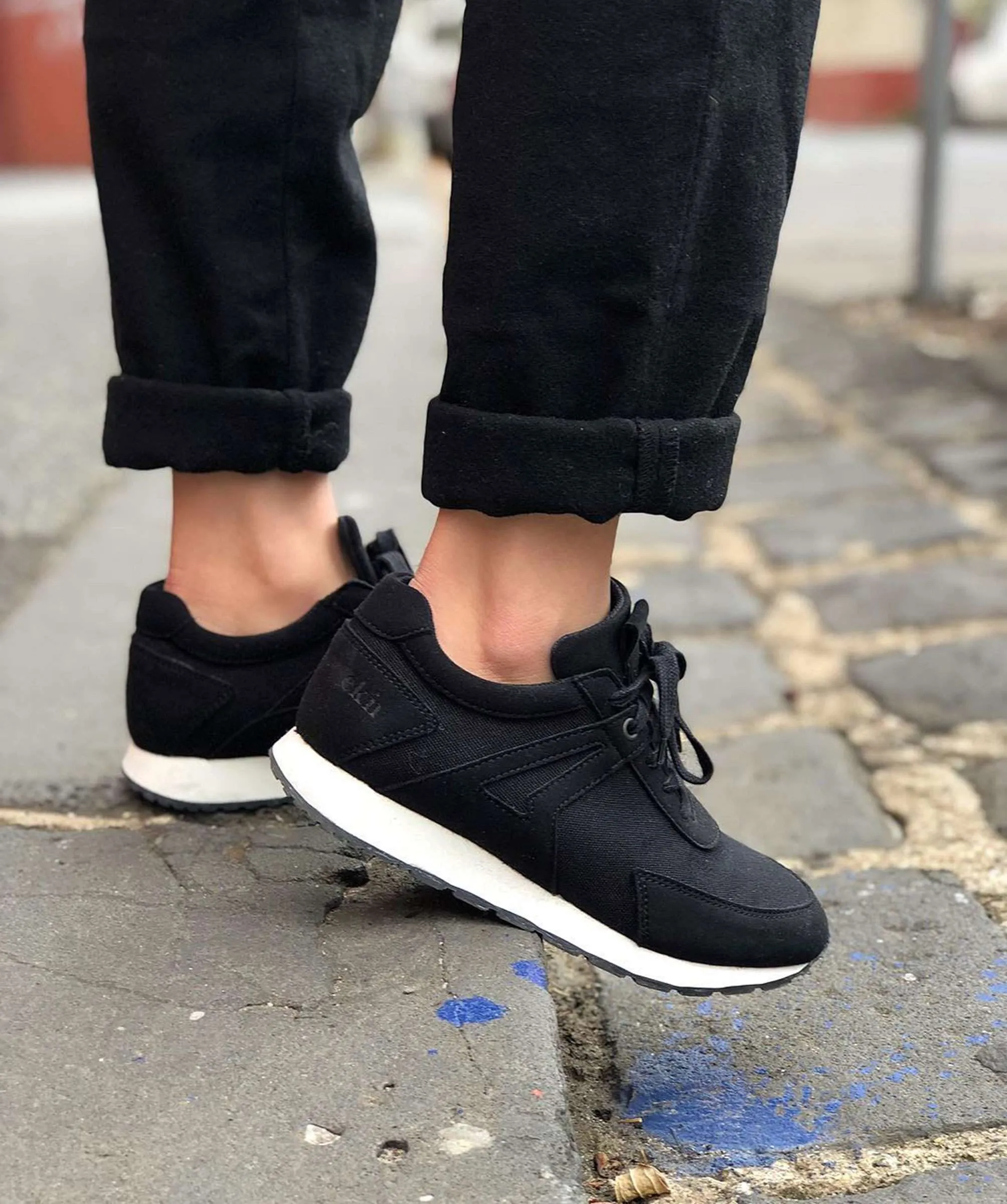 Low Seed Runner Vegan Sneakers Black Size 37-44