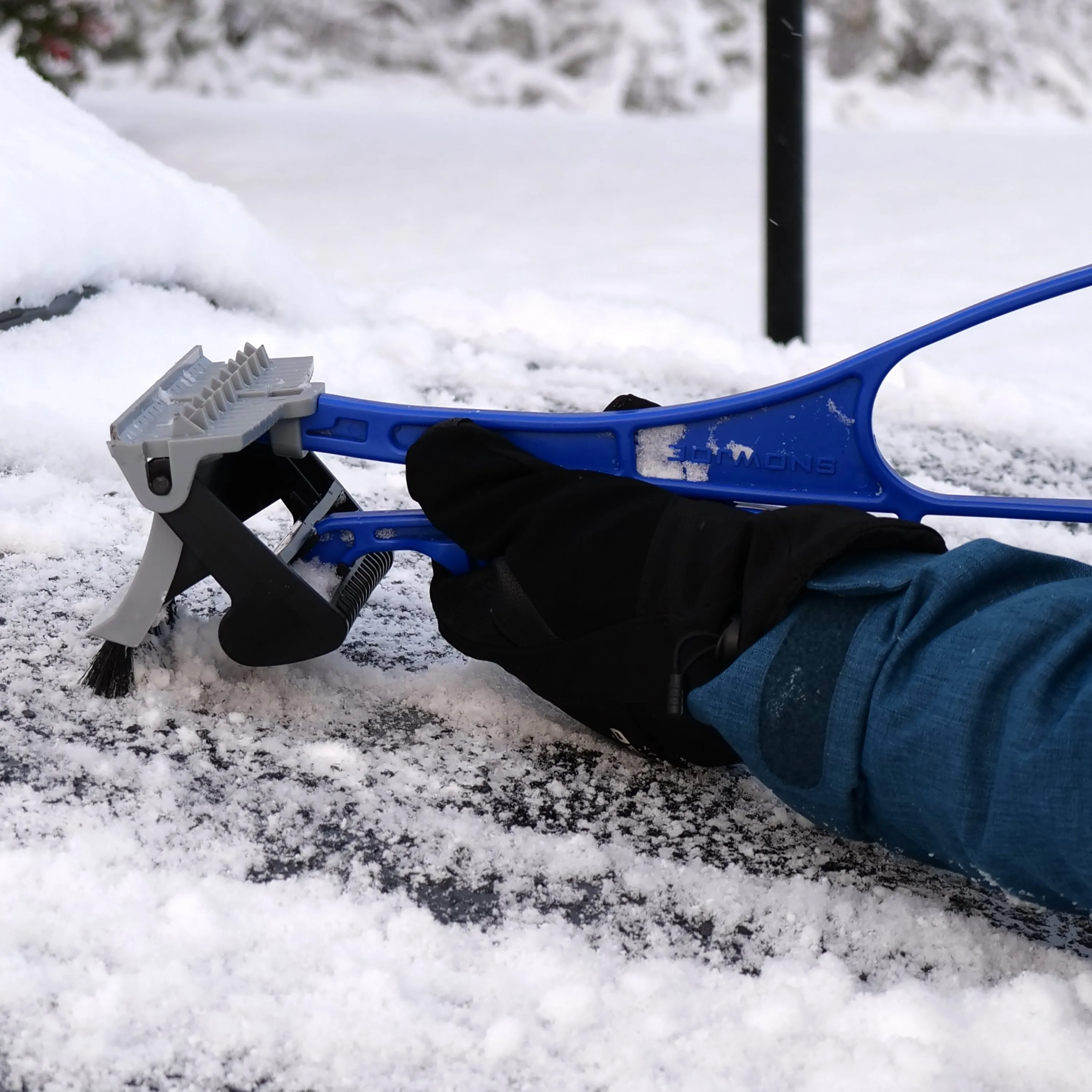 Snow Joe QUICKPICK-BDL Quick Snow Clearing Bundle | TrackAssist | IceDozers | Ergonomic Shovel